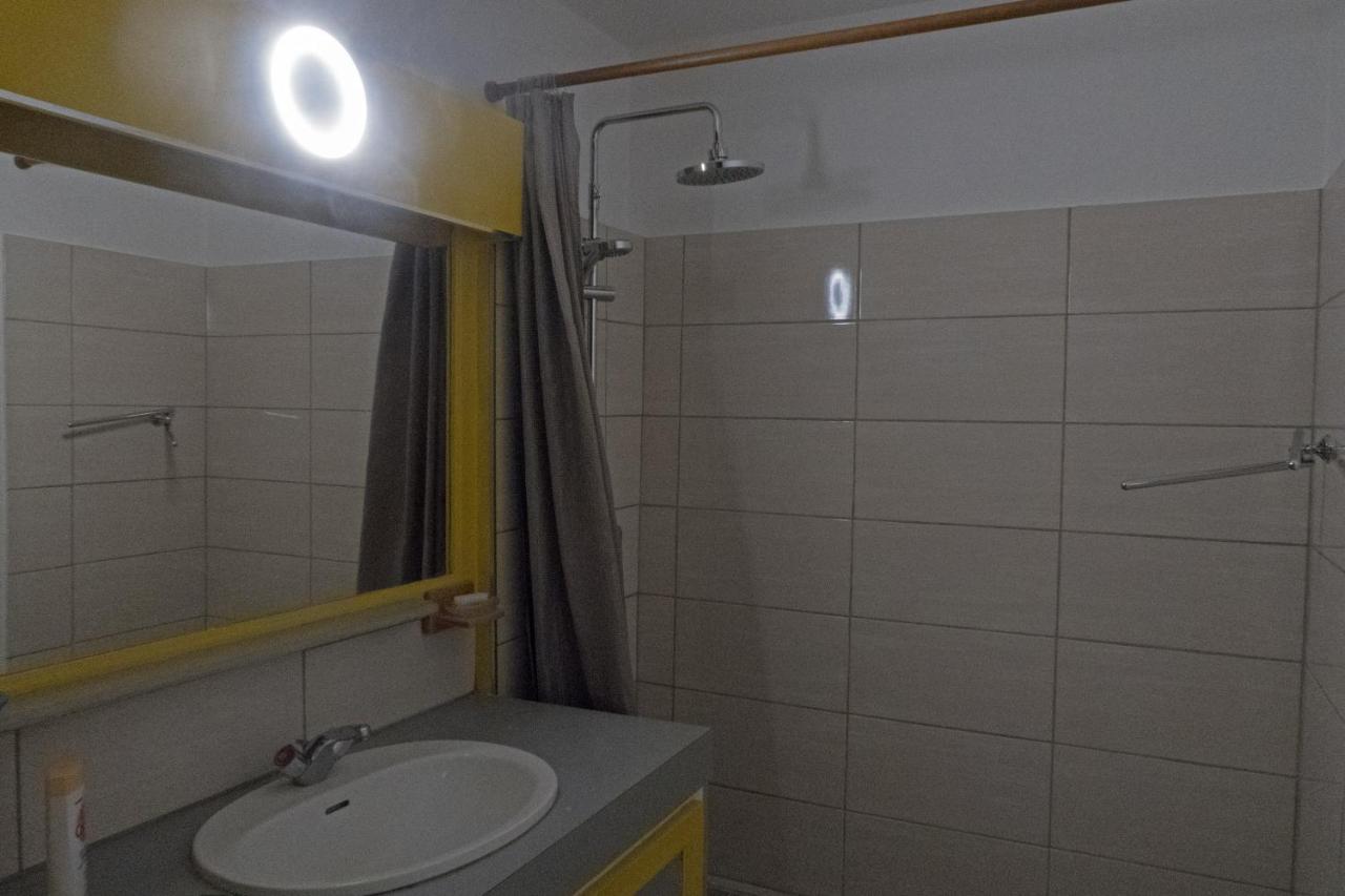 Studio Le Colibri Residence Les Boucaniers Avec Reserve D'Eau Сен-Франсуа Экстерьер фото